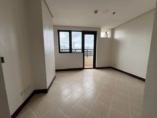 Sacrifice Sale 2BR Condo w/ Parking in Cebu City