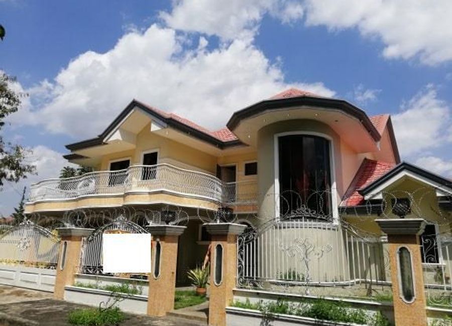 TWO STOREY HOUSE AND LOT FOR RENT OR SALE ( 3 BEDROOMS )