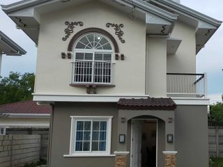 Furnished 2 bedrooms 2 toilet and bath house for rent in San Isidro Dauis with high speed Internet