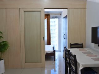 1-Bedroom Unit w/ Balcony for Rent at Jazz Residences Tower 2, Bel-Air, Makati