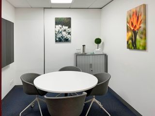 Private office space for 4 employees in Regus Abanao Square