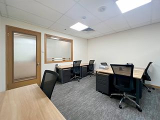 All-inclusive access to professional office space for 15 employees in Regus Abanao Square