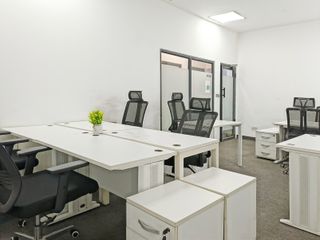 Flexible office space for 15 people at Regus 8 Rockwell