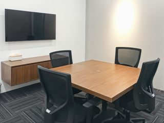 Find office space in Regus South Supermarket for 4 employees with everything taken care of