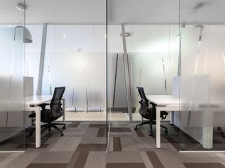 Book a reserved coworking spot or hot desk in Regus Downtown Tower