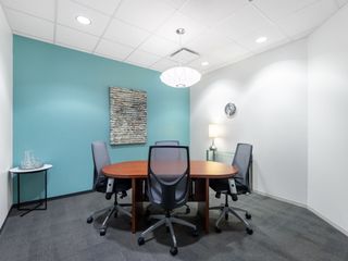 Fully serviced private office space for you and your team in Regus Downtown Tower