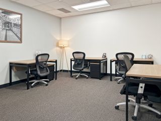 Join a collaborative coworking environment in Regus Uptown IT Hub