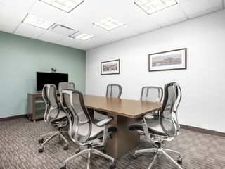 All-inclusive access to professional office space for 10 employees in Regus Uptown IT Hub
