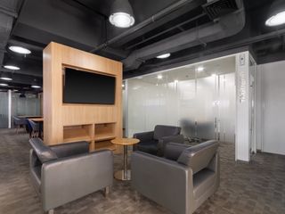 All-inclusive access to coworking space in HQ Topaz Tower Centre