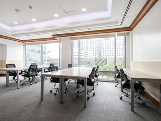 Private office space for 5 employees in Regus Ascott Ayala Center