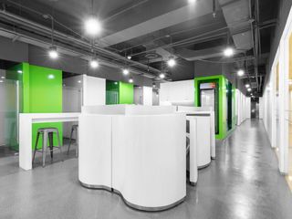 All-inclusive access to coworking space in Regus Filinvest One Building Alabang
