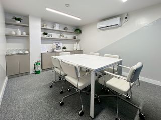 Private office space tailored to your business’ unique needs in HQ Triumph Building