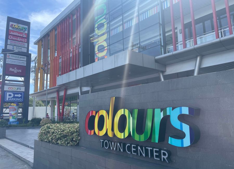 All-inclusive access to coworking space in Regus Colours Town Center