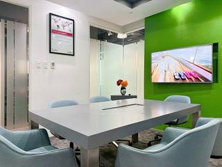 Move into ready-to-use office space for 10 employees in Regus Gateway Tower