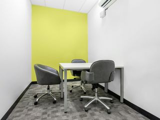 Private office space tailored to your business’ unique needs in Regus Alveo Park Triangle Tower