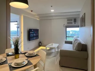 🏙️ Modern 2BR at The Viceroy McKinley Hill