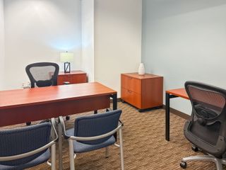 Private office space tailored to your business’ unique needs in HQ JD Plaza