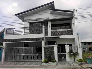 Modern and Elegant House and Lot for Sale with Five Bedrooms