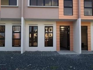 townhouse in bulacan 24k cash out lipat agad
