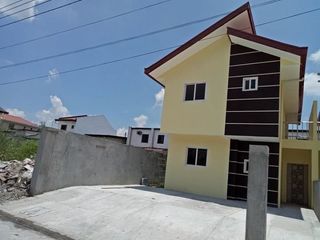2 Storey house and lot for sale with 3 bedrooms in Sto. Domi