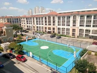 2 BR Condo Near SM Hypermarket Eastwood BGC SM Megamall Ortigas