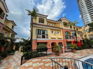 Townhouse For Rent in San Juan, near Robinsons Magnolia and Broadway