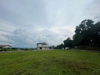 YUME LOT AT MIDLANDS INSIDE TAGAYTAY HIGHLAN DS