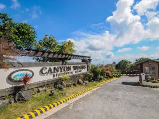 RUSH!!! CANYON WOOD RES RESORT near TAGAYTAY, LAUREL BATANGAS (GT)