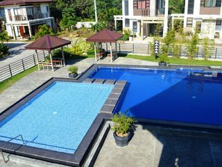 3 Bedroom House for rent fronting by the swimming pool in a safe subdivision