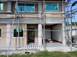 AGUS TOWNHOUSE  ALONG THE MAIN ROAD WITH 3 BEDROOMS FURNISHED P64K