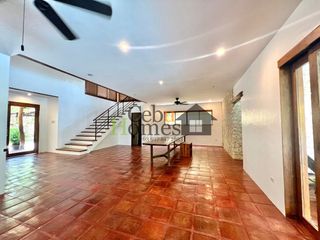 Spacious Four Bedroom House with Pool For Rent in Mandaue