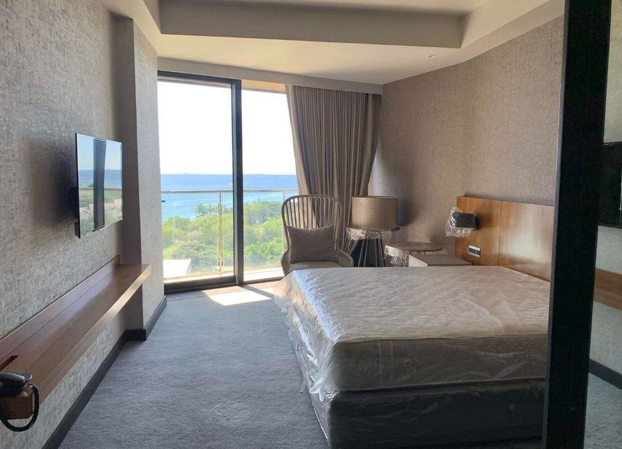 FOR SALE: SEAVIEW STUDIO CONDOTEL IN SOUTH REEF, MACTAN CEBU. CURRENTLY OPERATING, READY TO GENERATE ROI.