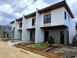 house and lot very affordable flexible terms