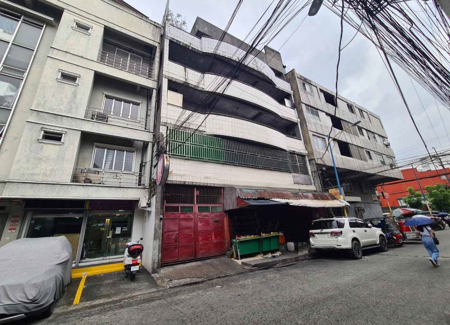MANDALUYONG BUILDINGS 5 & 2 STOREY ADJACENT NEAR BONI AVE