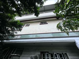 FOR LEASE - Three Storey House and Lot with Office in Lingunan, Valenzuela City