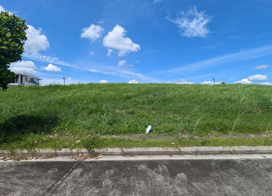 Pahara Southwoods Lot for Sale, 239 sqm near the Clubhouse with Regular Shape