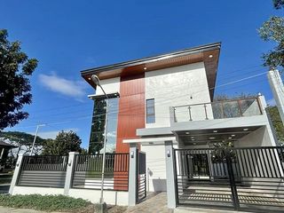 FOR SALE: Brand New 3 Bedroom House and Lot in South Point Cabuyao Laguna