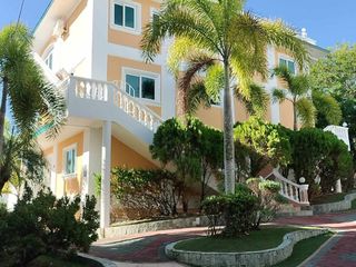 Royal villa in the middle of a botanical dream location with ocean view