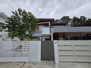 BRAND NEW MODERN CONTEMPORARY HOUSE FOR LEASE IN LAKESHORE
