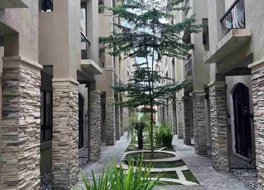 Valenza Mansions condo rush sale Brandnew