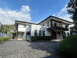 Fully furnished 5 bedrooms with private swimming pool