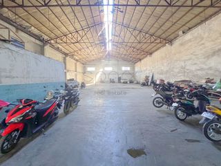 FOR SALE: Warehouse in Industrial Complex Muntinlupa City
