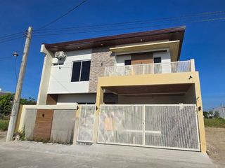 BRAND NEW MODERN TWO-STOREY HOUSE FOR SALE