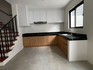 FOR RENT Paranaque BF Homes Nortwest. Dakar St. Modern Townhaus 3bedooms park