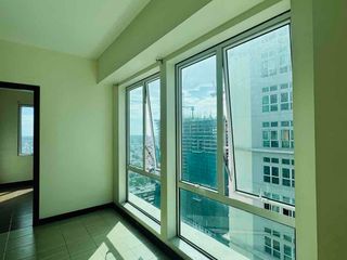 for sale Ready for occupancy 3 bedroom w/ 2TB unit for sale in San Lorenzo Place Makati connected to MRT3 along EDSA
