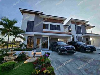 For sale 4 bedrooms near the beach, in Liloan Cebu City Philippines.
