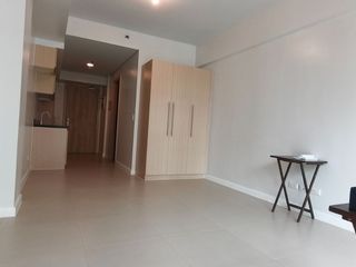Callisto Tower 2 Condominium Studio Unit FOR SALE/LEASE in Makati
