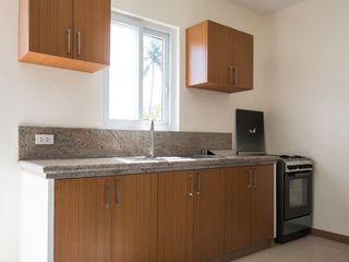 RENT NOW – 2 Bedrooms Located at a Golf Gated Community at Silang Cavite near Tagaytay for foreigners with Philippine Retirement Visa assistance