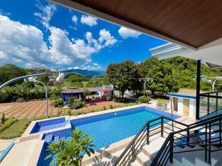 For Sale: 8-Bedroom Beach House in The Strand