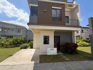 For Sale: 3BR Single-Attached House in Sentrina Alaminos